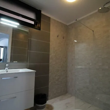 32 Avenida Rafael Puig Lluvina